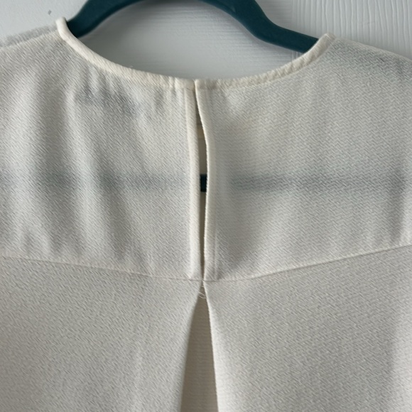 Madewell blouse with short sleeves. Cream crepe material. Size XS EUC - Picture 5 of 5
